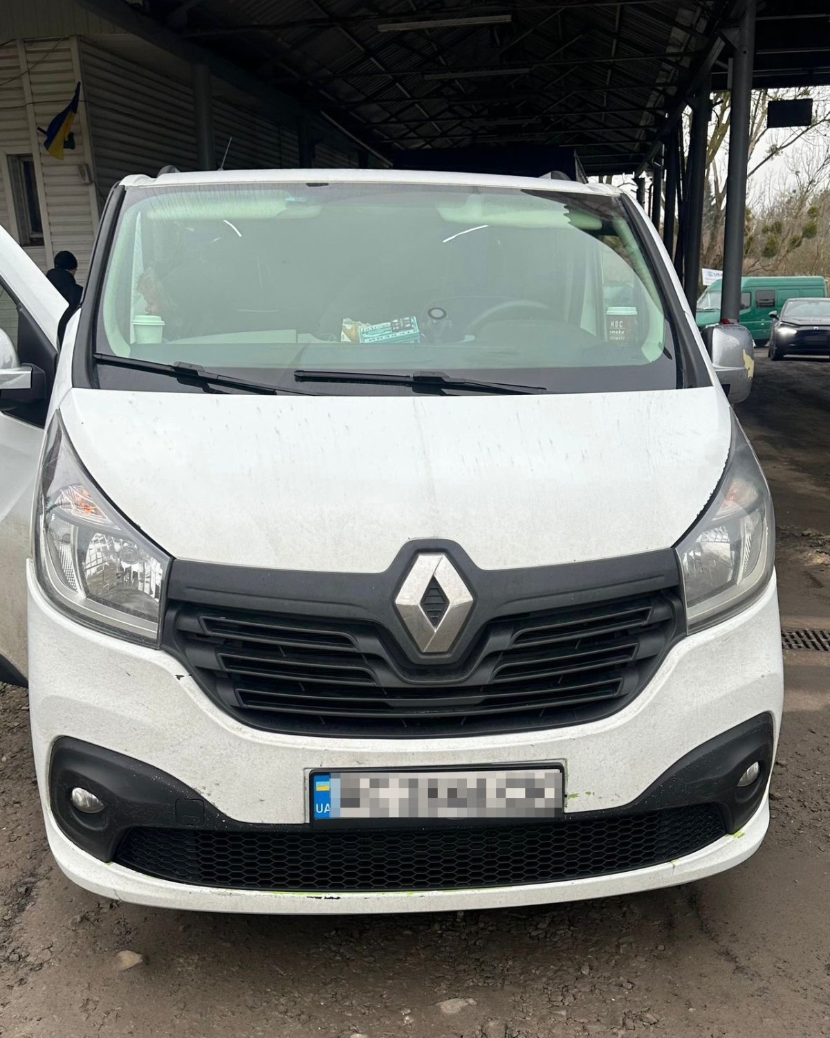 Жителька Волині намагалася незаконно ввезти в Україну 23 iPhone 17 Pro Max